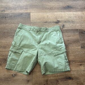 Edgar +‎ ash green shorts large